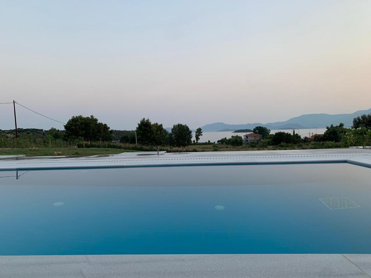 Varko Luxury Suites Palairos Ngoại thất bức ảnh