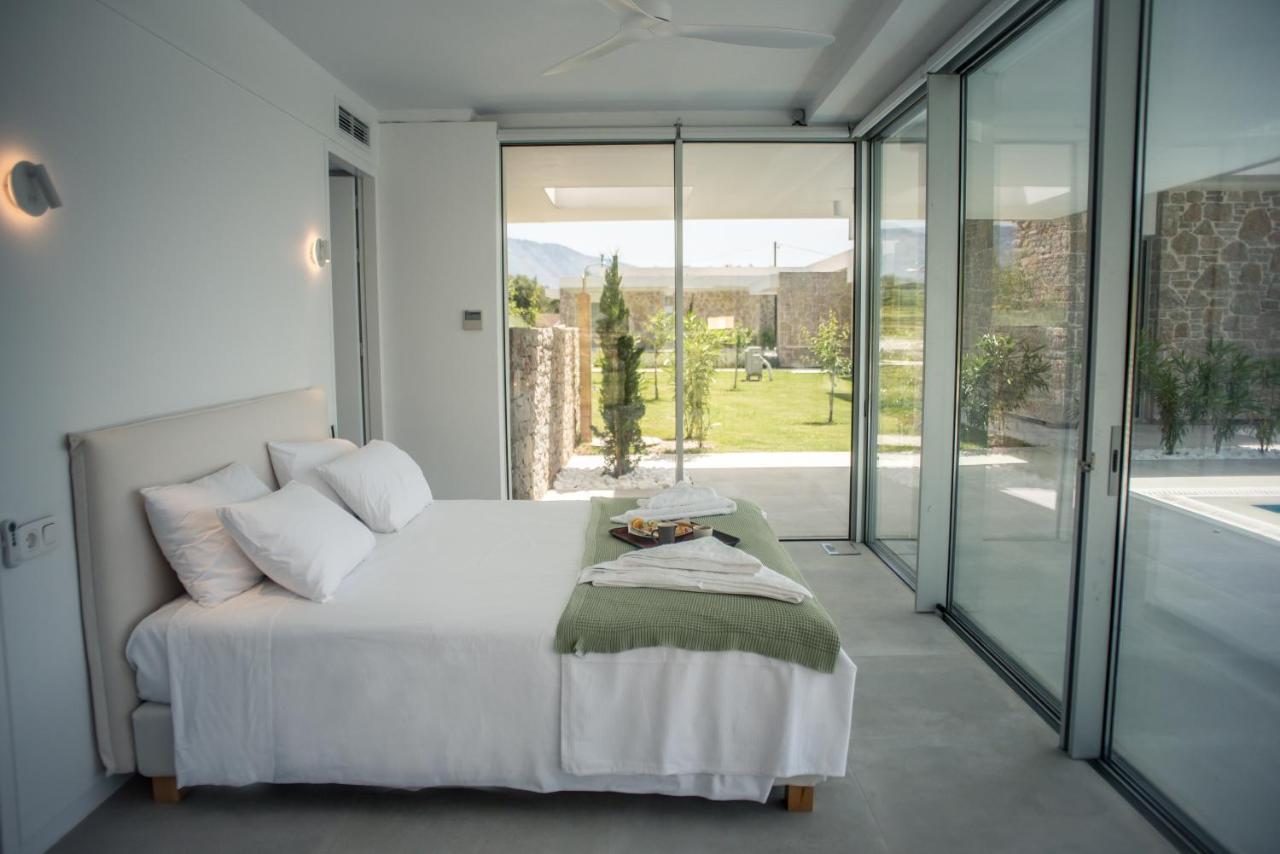 Varko Luxury Suites Palairos Ngoại thất bức ảnh