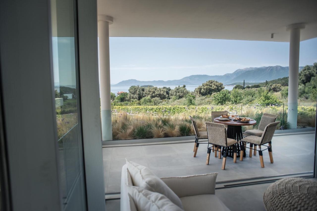 Varko Luxury Suites Palairos Ngoại thất bức ảnh