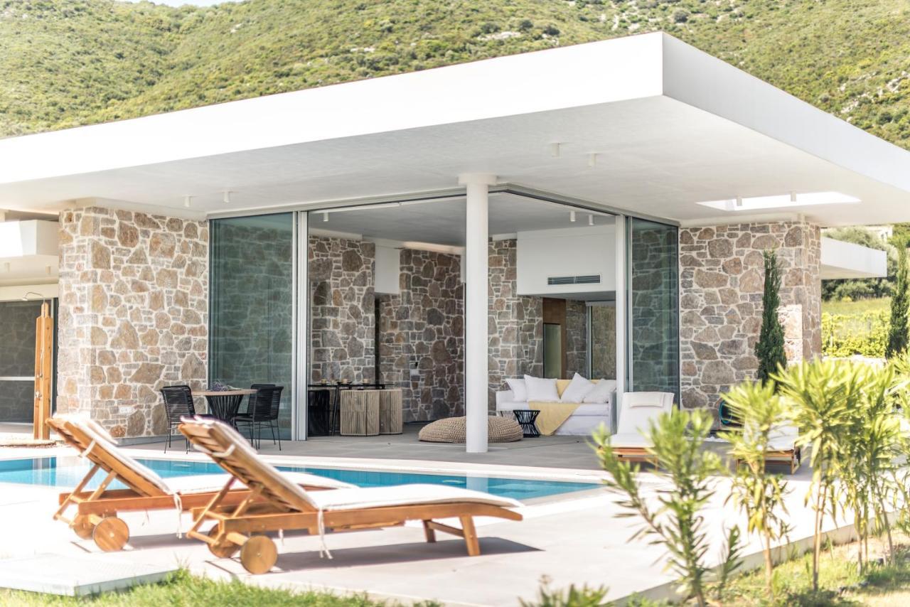 Varko Luxury Suites Palairos Ngoại thất bức ảnh