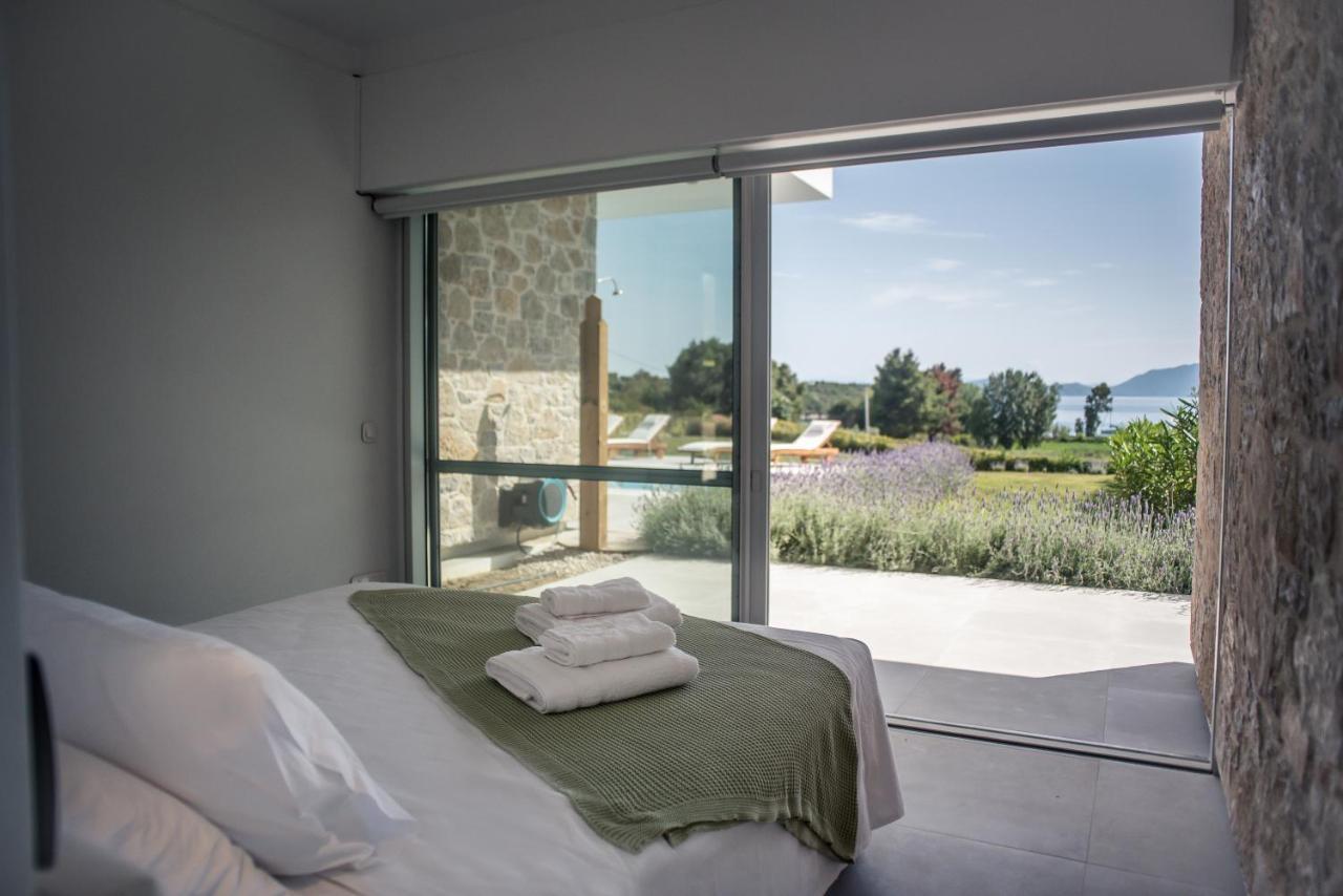 Varko Luxury Suites Palairos Ngoại thất bức ảnh